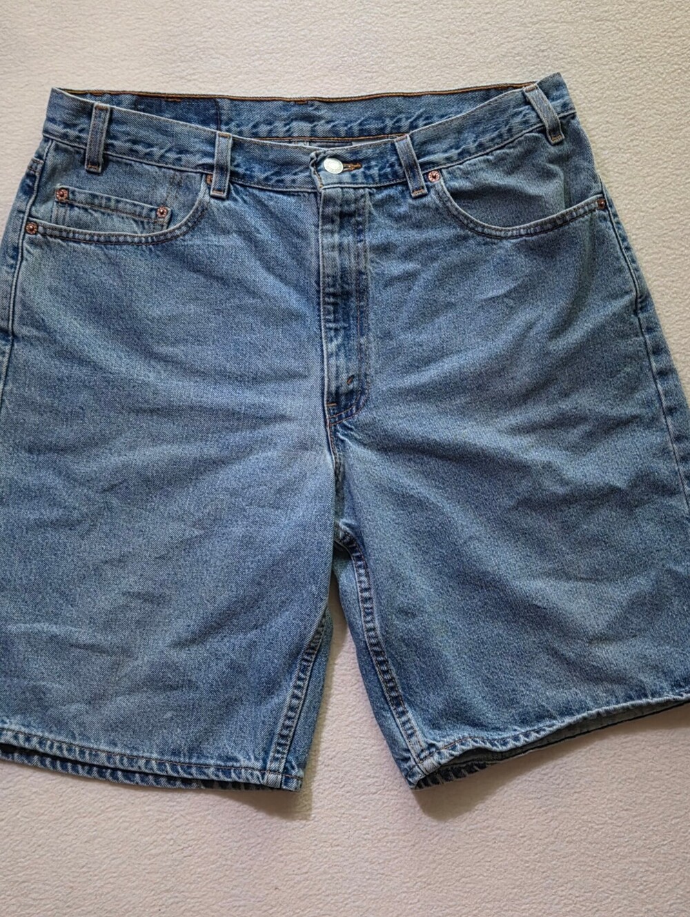 Levi's 550 denim shorts light blue